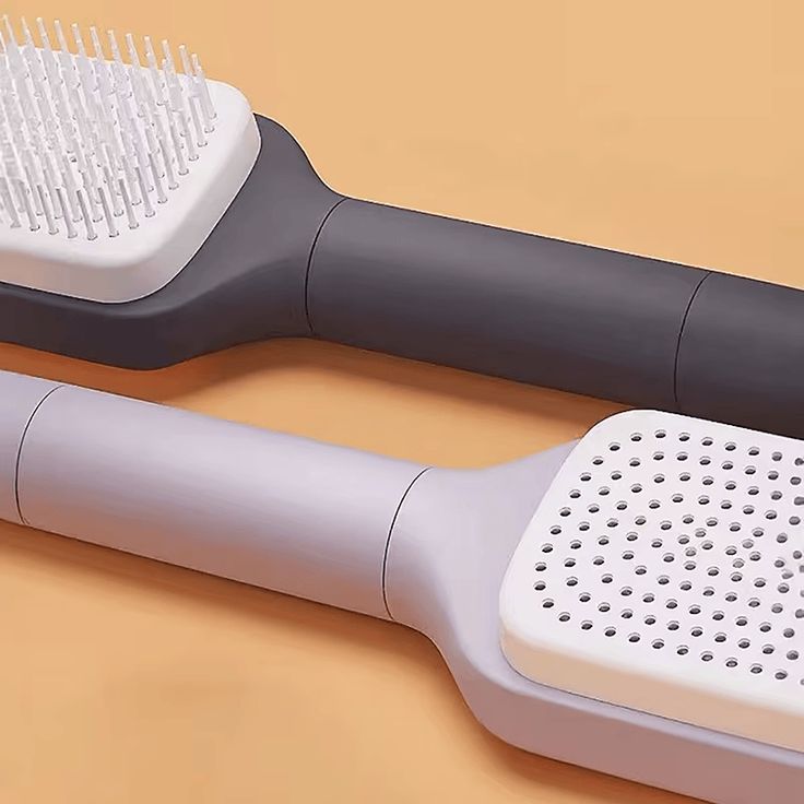 Self cleaning brush